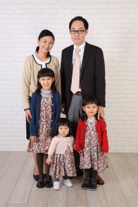 ご来店時の服装でご家族写真。